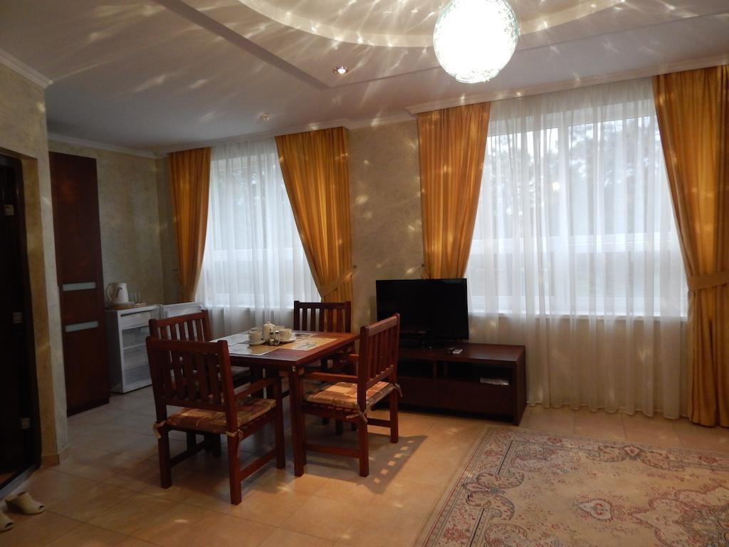 Delfin Hotel Kobleve Kamer foto